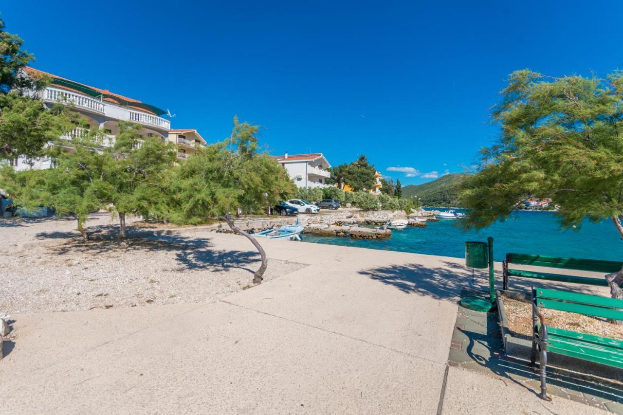 Apartmani Bonaca - 10M To The Sea Grebaštica Exteriér fotografie